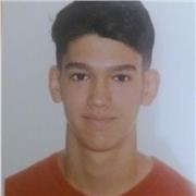 Doy clases de refuerzo en cualquier materia de bachillerato de CCSS y humanidades. Estoy acabando el grado de RRLL RRHH en la US.